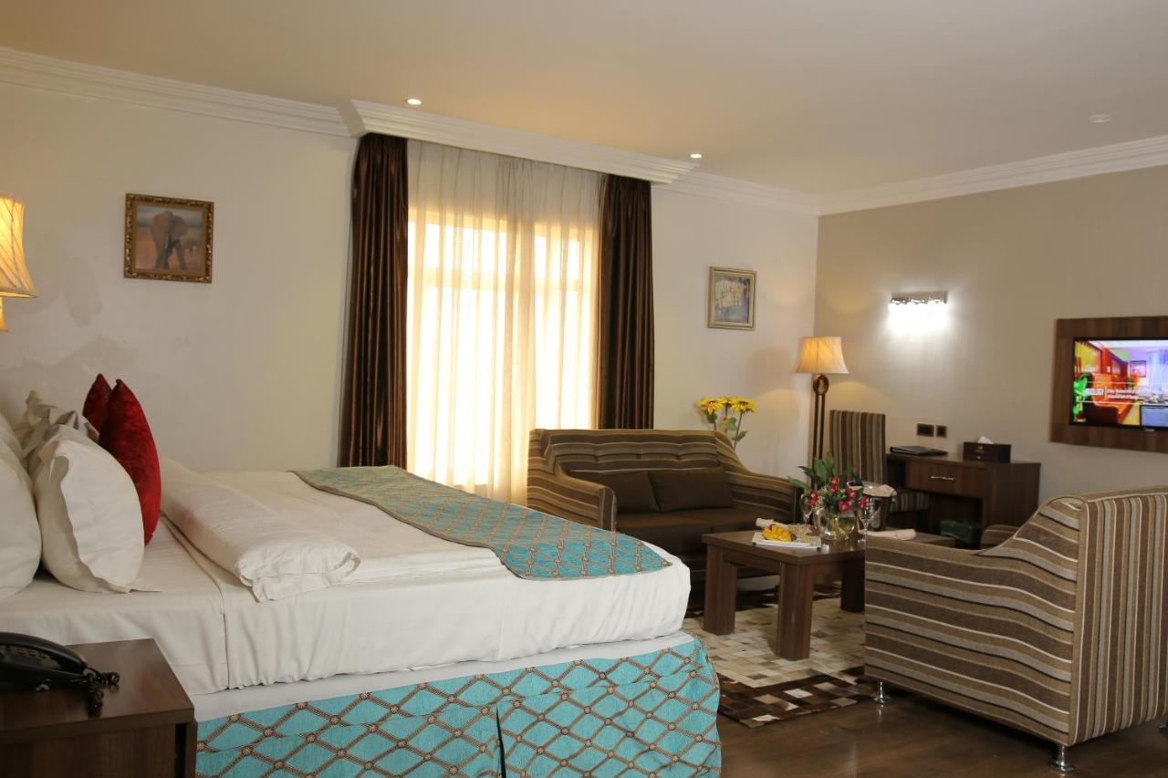 Grand Pela Hotel & Suites Abuja Exterior photo