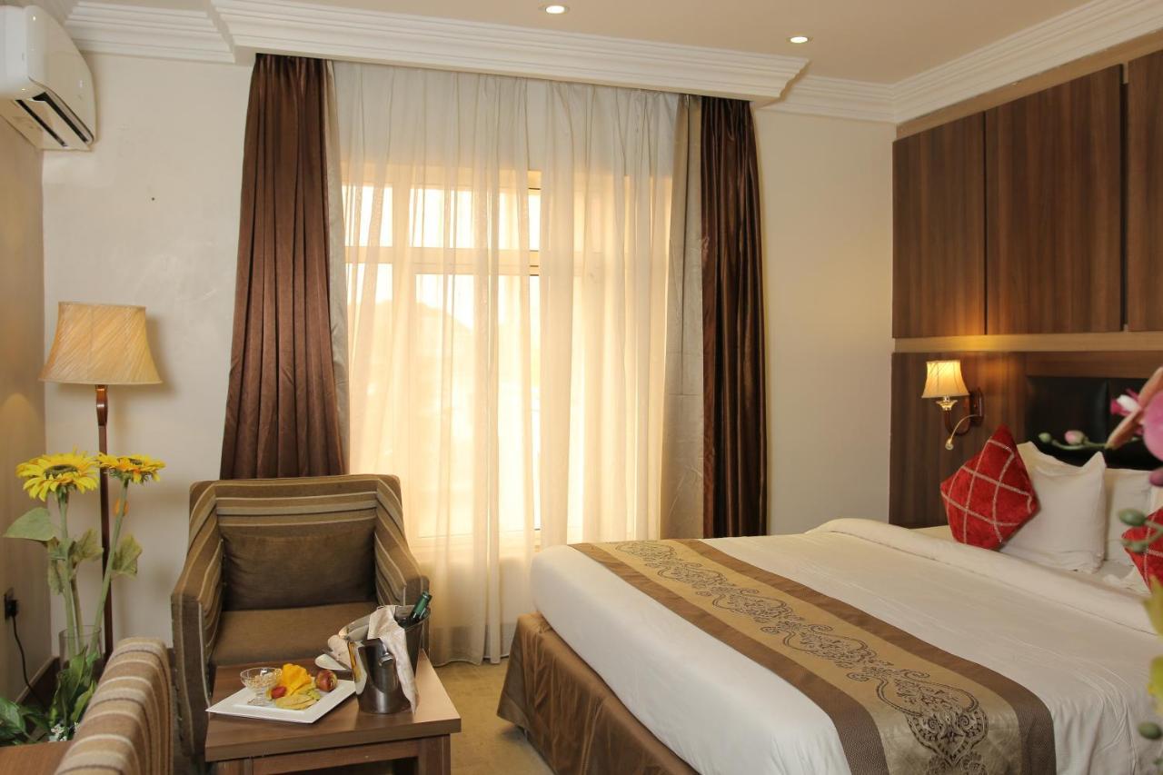 Grand Pela Hotel & Suites Abuja Exterior photo