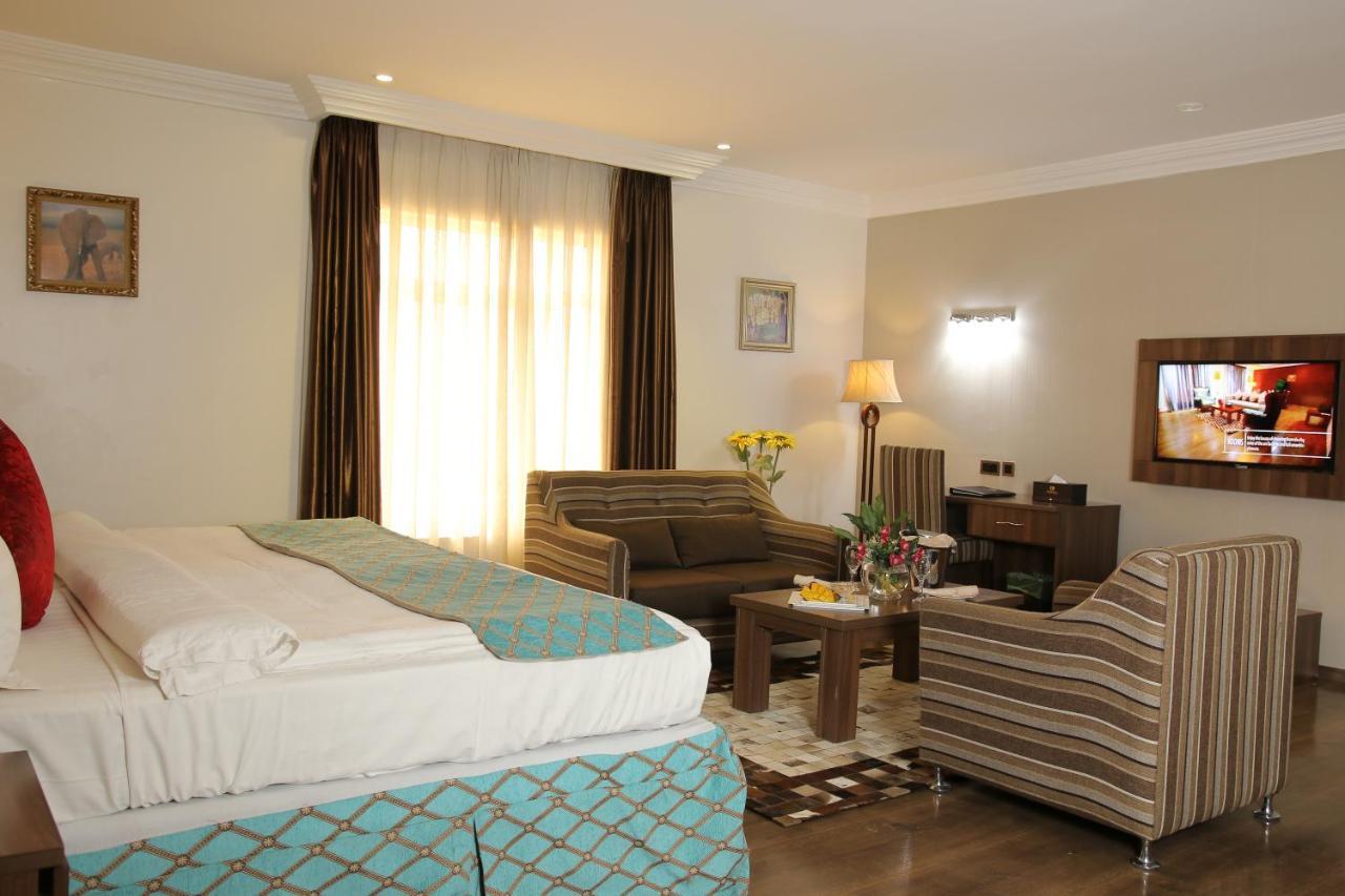 Grand Pela Hotel & Suites Abuja Exterior photo