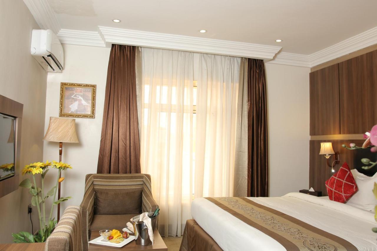 Grand Pela Hotel & Suites Abuja Exterior photo