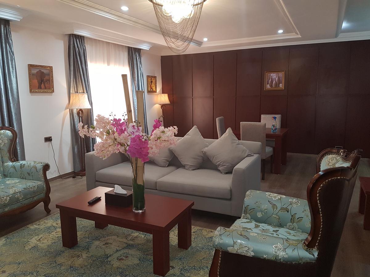 Grand Pela Hotel & Suites Abuja Exterior photo