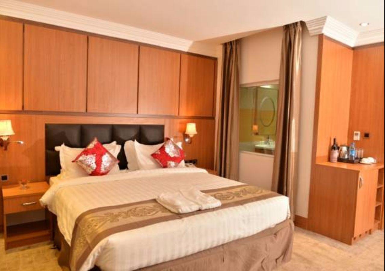 Grand Pela Hotel & Suites Abuja Exterior photo